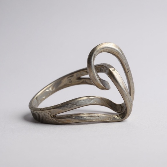 Brazilian Rhodium Modern Swirl Ring - Picture 5 of 6